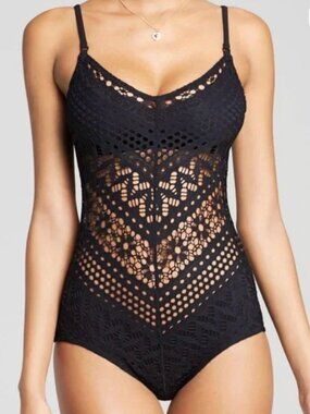 ROBIN PICCONE Mia Crochet One Piece Swimsuit Black Size 8 Vacation Resort
